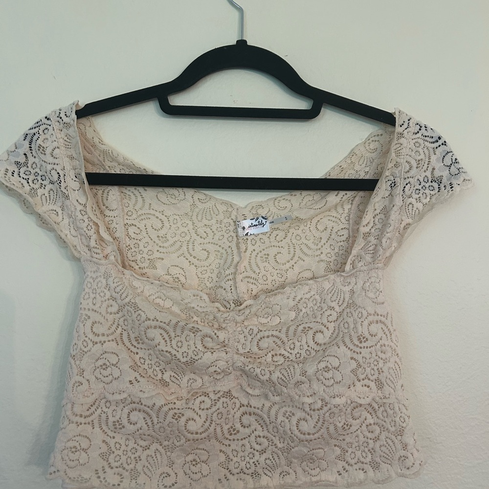 Elegant Lace Crop Top in Cream